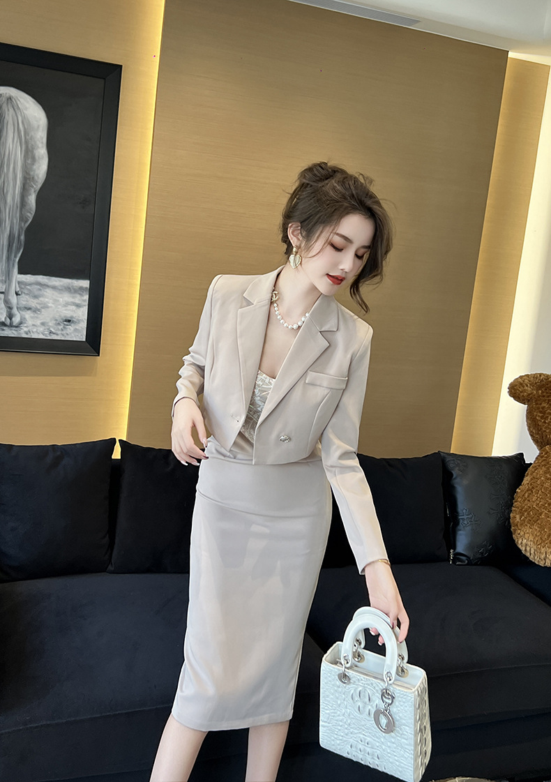 Bộ áo khoác vest phối váy hai dây nữ phong cách trưởng thành — Màu Kaki chi tiết 11