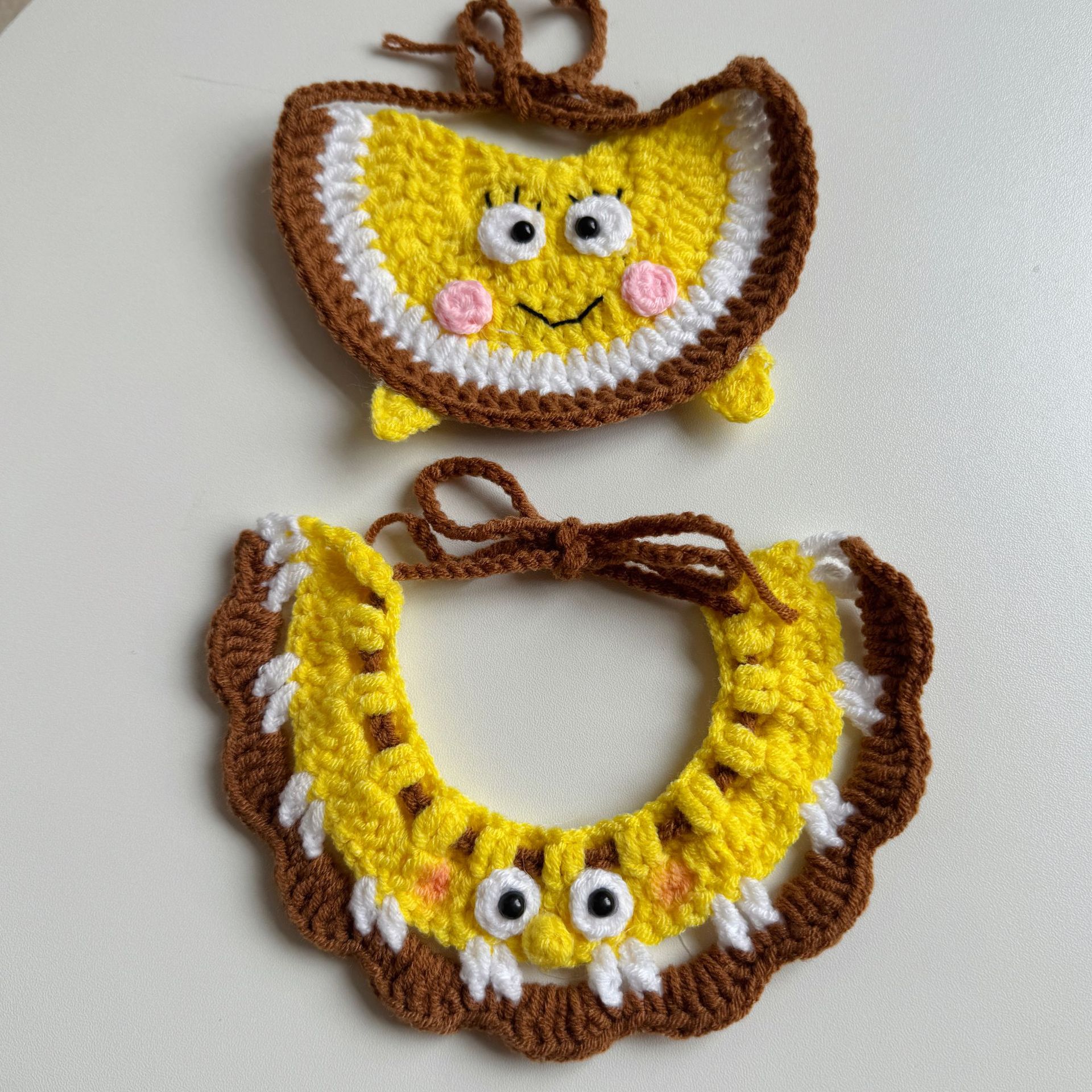 猫咪围嘴编织围脖毛线针织围兜宠物口水巾狗狗卡通娃娃玩偶配饰