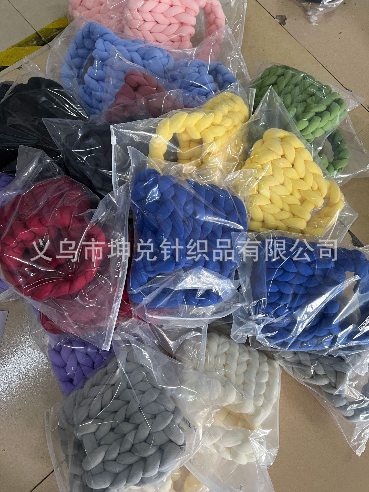 小红书新款绒布包diy手工编织包包水晶绒灌芯纱编织包手拎邮差包-阿里巴巴