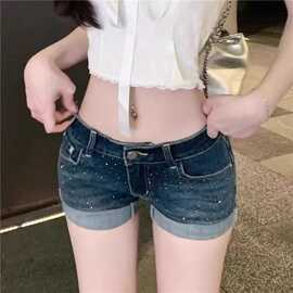 李李服饰重工烫钻低腰丰胯牛仔短裤女2025春季新款显高显瘦热裤