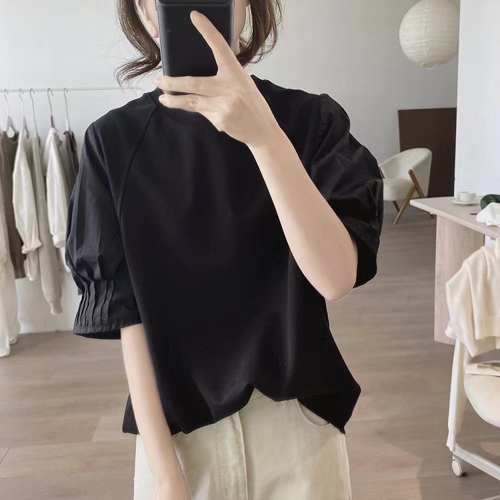 Áo thun nữ cổ tròn tay ngắn dáng rộng phối xếp li giảm béo — Màu đen tay năm tấc