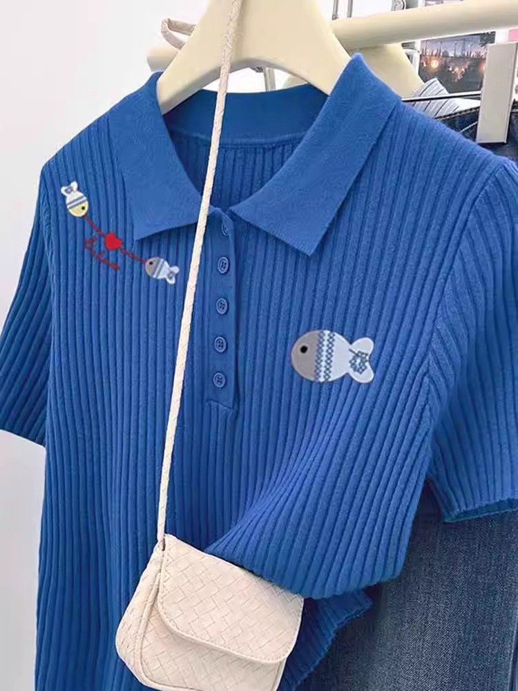 Áo thun polo nữ tay ngắn họa tiết cá nhỏ màu xanh lam — xanh lam chi tiết 2