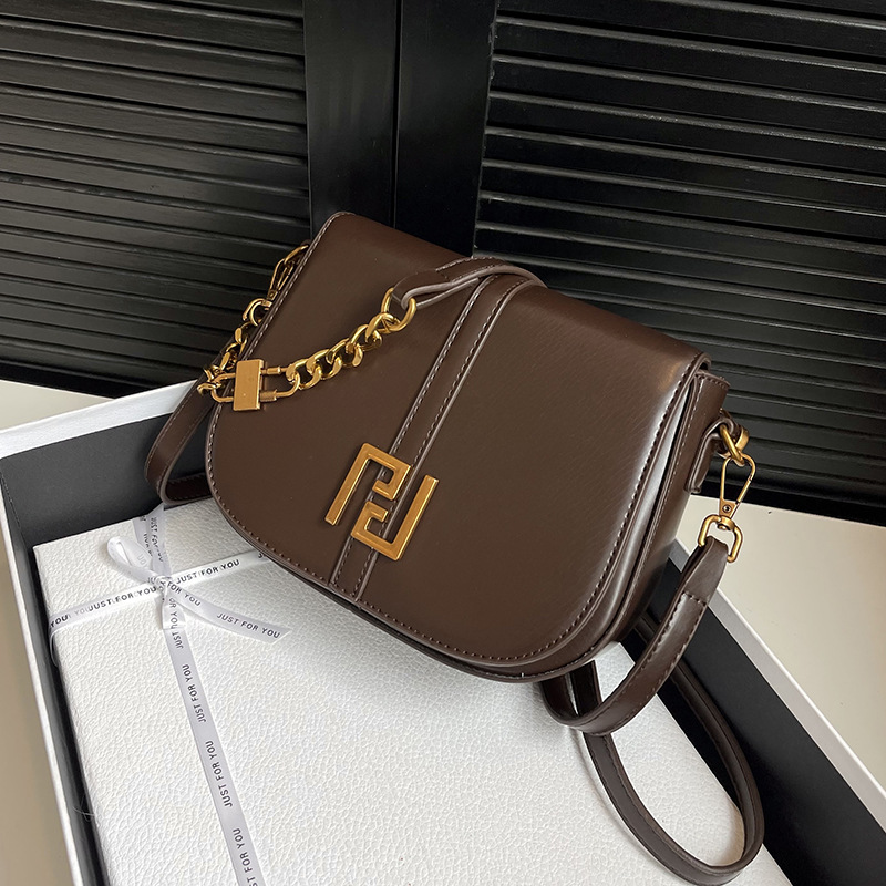 高級感包包女2024春季新款復古鏈條單肩斜挎包小眾百搭腋下馬鞍包