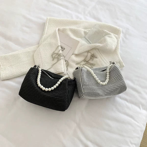 Wholesale live streaming online celebrity small bag western style women's bag 2024 new fashion colored diamond messenger bag pearl chain bag