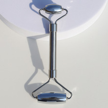 新款双头不锈钢滚轮按摩器面部专用美容棒不锈钢滚轮刮痧美颜棒