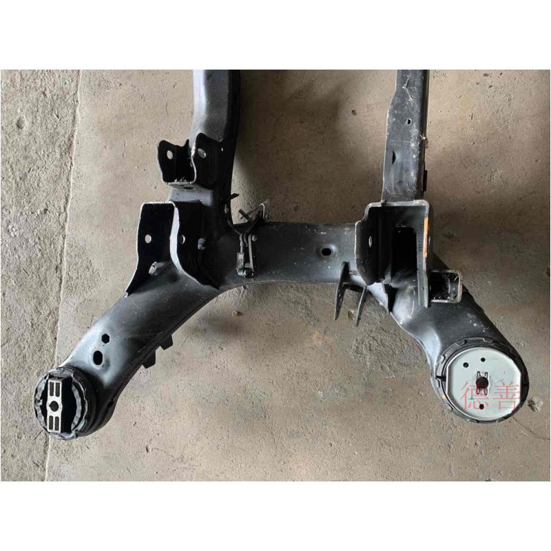 Applicable Mercedes-Benz GLE300 GLE320 GLE350 GLE400 GLE450 rear axle ingot Beam front axle