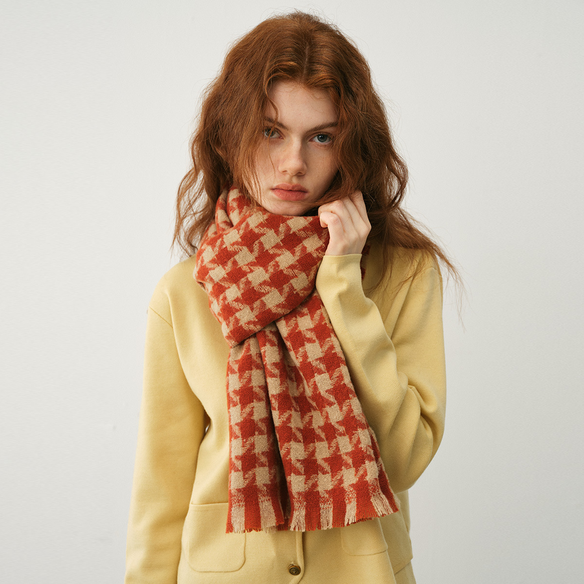 Design sense classic windmill thousand bird check imitation cashmere scarf women's winter warm atmosphere loose beard bib shawl_voghion.com