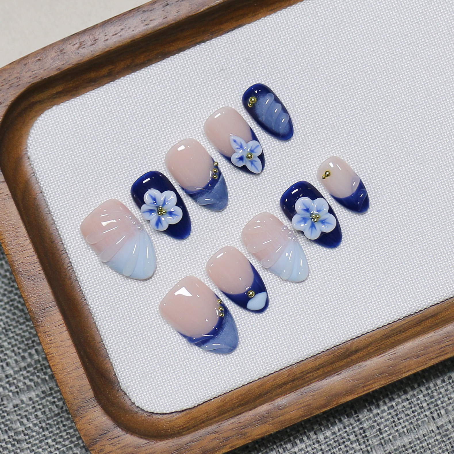 [Colección de manicuras talladas] comercio exterior transfronterizo exclusivamente para usar a mano puro parche de uñas falsas de almendras de estilo europeo y americano