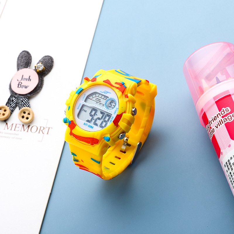 Colorido LED reloj electrónico para niños al aire libre montañismo reloj deportivo transfronterizo Comercio exterior camuflaje luminoso reloj estudiantil