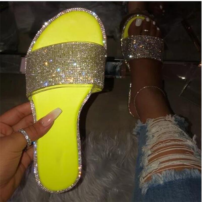 In the summer of 2021, cross-border bestsellers are popular women's shoes: diamond snake-patterned large-sized sandals, multi-color flat one-shoulder flip-flops for women Item Picture