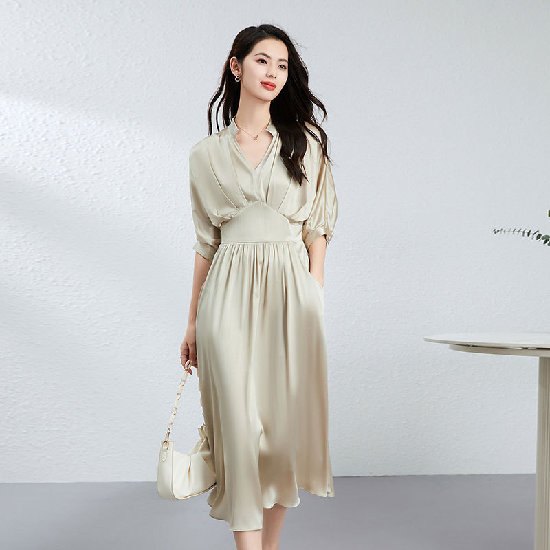 Silk dress Women's Summer French V-neck Elegant Socialite Style High-grade White Satin Mulberry Silk Large-length Dress