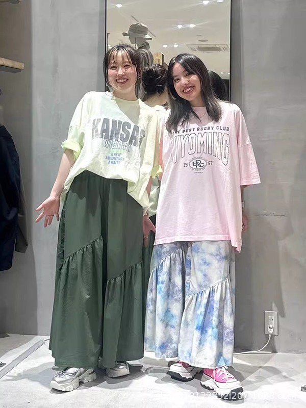 2025 新作夏日本ニコトップカジュアルレイジースタイルルーズダメージレタープリントミドル丈 Tシャツ|undefined