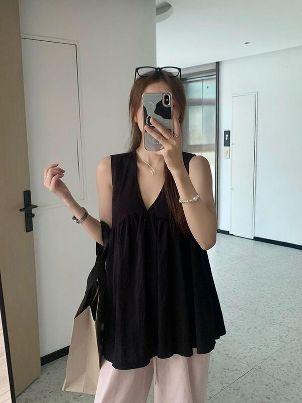 Plus-Size Stylish Sleeveless Black Tank Top Shirt for Women, Summer High-End Korean Style Loose Fit Cover-Up Top