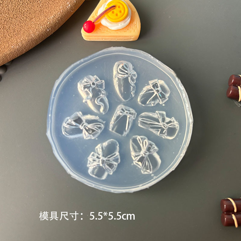 Venta caliente transfronteriza molde de manicura de alta transparencia animal de dibujos animados oso bowknot ramo DIY modelo de manicura en relieve tridimensional