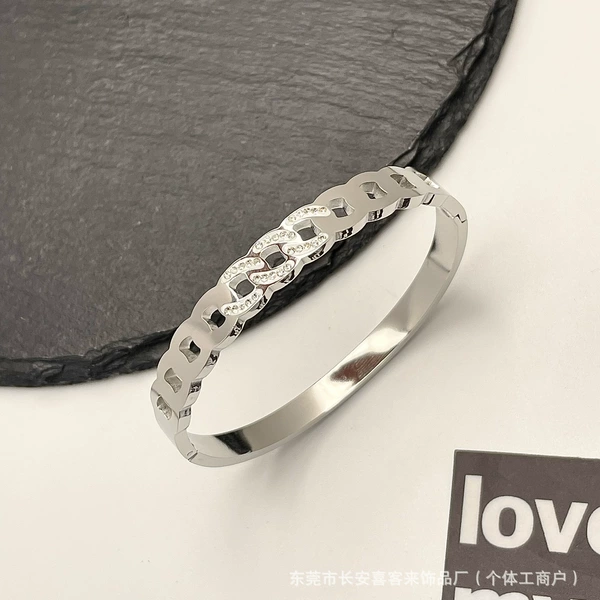 Z119 Three C Silver