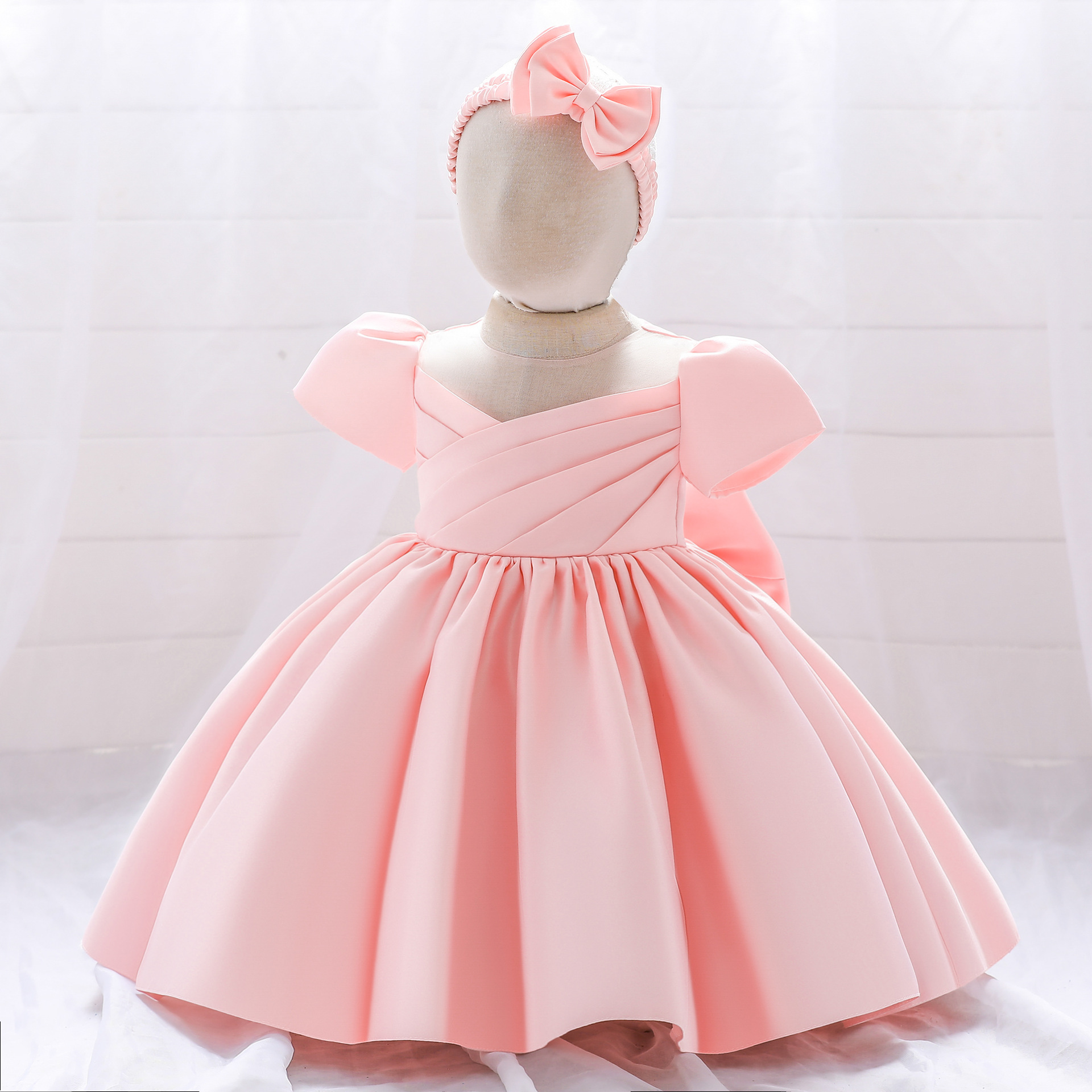 Nueva llegada del bebé niños Amazon vestido de novia niña manga corta color sólido forjado paño lavado vestido bebé un año de edad vestido de princesa