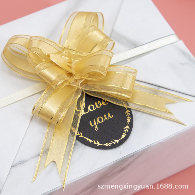 Festival de cumpleaños de alto aspecto caja de regalo embalaje de regalo decoración de flores fuegos artificiales cinta de flores tirada a mano nudo de mariposa