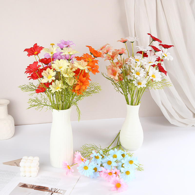 Nordic-style artificial flowers with high aesthetic value for home decor, silk fabric flower ornaments for homestays and cafes, artificial pine needles and chrysanthemums Nordic-style artificial flowers with high aesthetic value for home decor, silk fabric flower ornaments for homestays and cafes, artificial pine needles and chrysanthemums