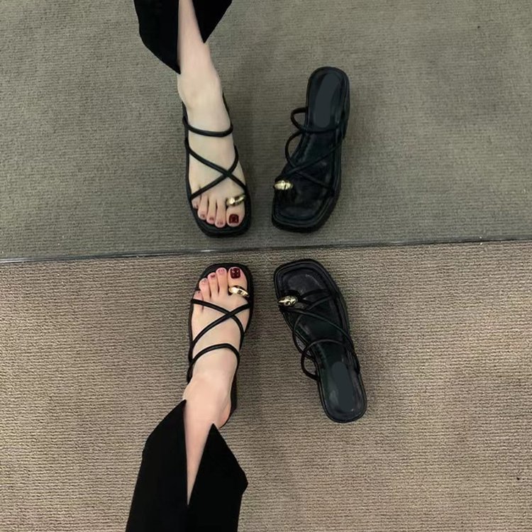 Sandalias de tacón alto de temperamento de celebridad de Internet, suela gruesa para mujer, nueva moda de verano, sandalias y zapatillas de tacón grueso para mujer