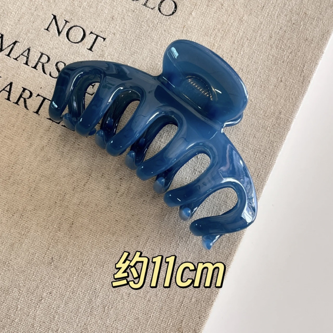 Jelly blue dragon bone gripper