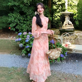 UONE2026早春上新法式温柔度假风V领长袖晕染收腰显瘦连衣长裙女