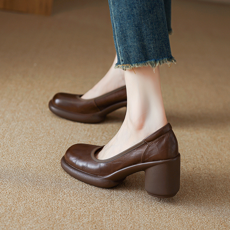 Giày cao gót nữ đế dày platform miệng nông gót vuông 8 cm — nâu