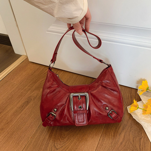 Large Capacity Pleated 2025 New Model American Distressed Style Underarm Crossbody Bag for Women Vintage Commute Elegant Motorbike