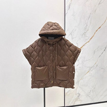 深圳南油25秋冬时尚气质菱格纹连帽双口袋斗篷式短款羽绒马甲外套