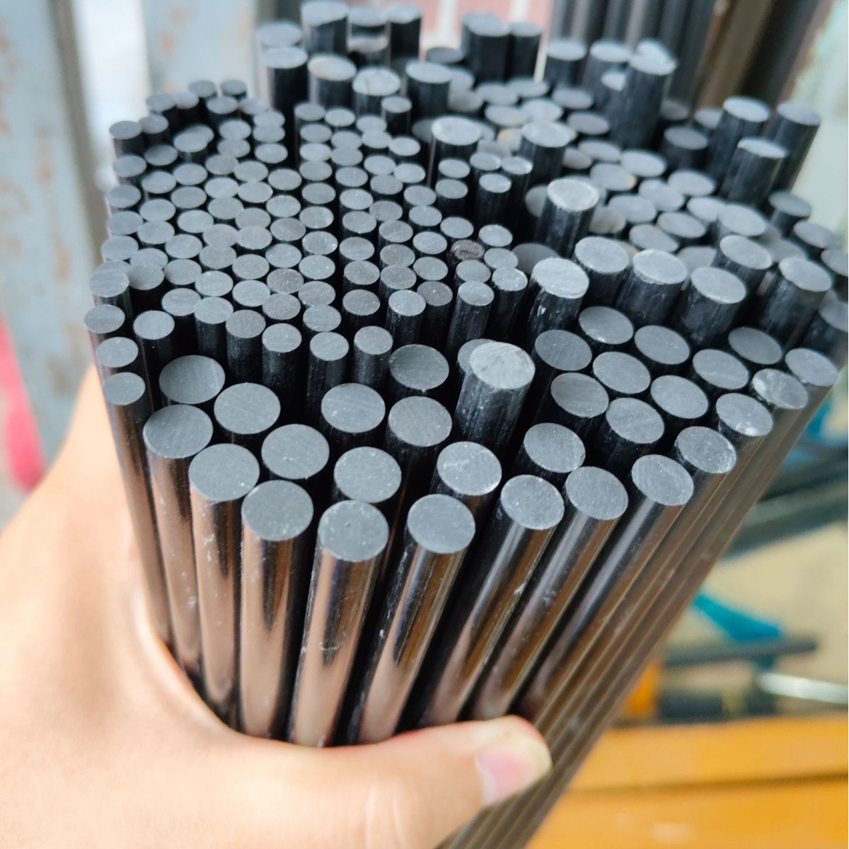 厂家直销UD亮光碳纤维棒 单向高强精密结构棒材无人机支架定制