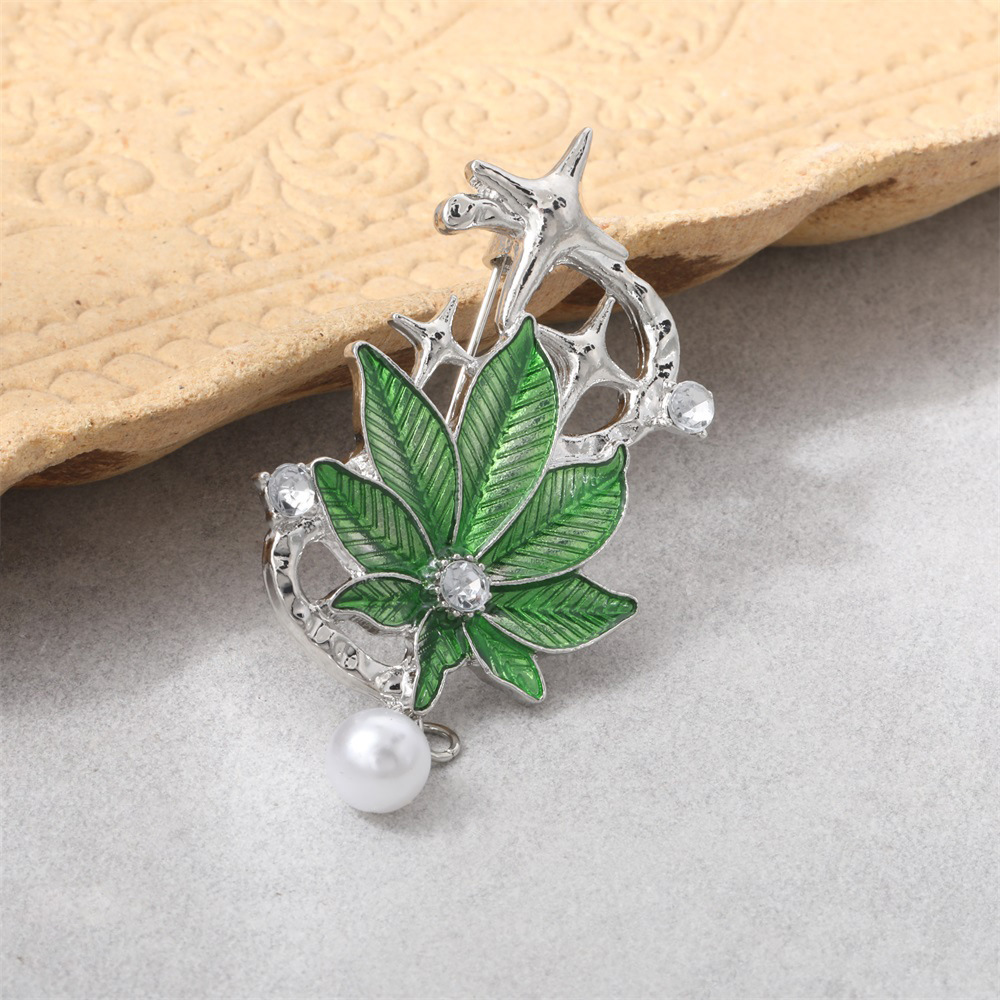 Damen Brosche Mit Perlen Und Grünem Blatt-stern Motiv_voghion.com