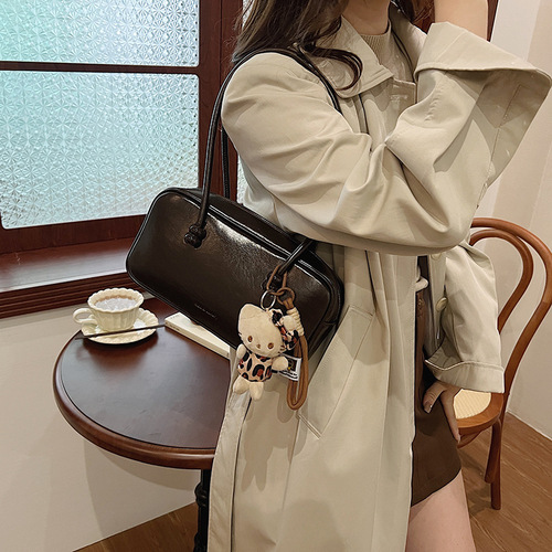 Korean niche bowling bag for women autumn 2024 new trendy retro armpit bag large capacity single shoulder red bag