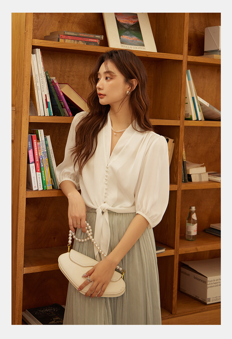 起范2024夏季新品法式知性优雅V领女士衬衫宽松显瘦缎面衬衣82911 pic 7