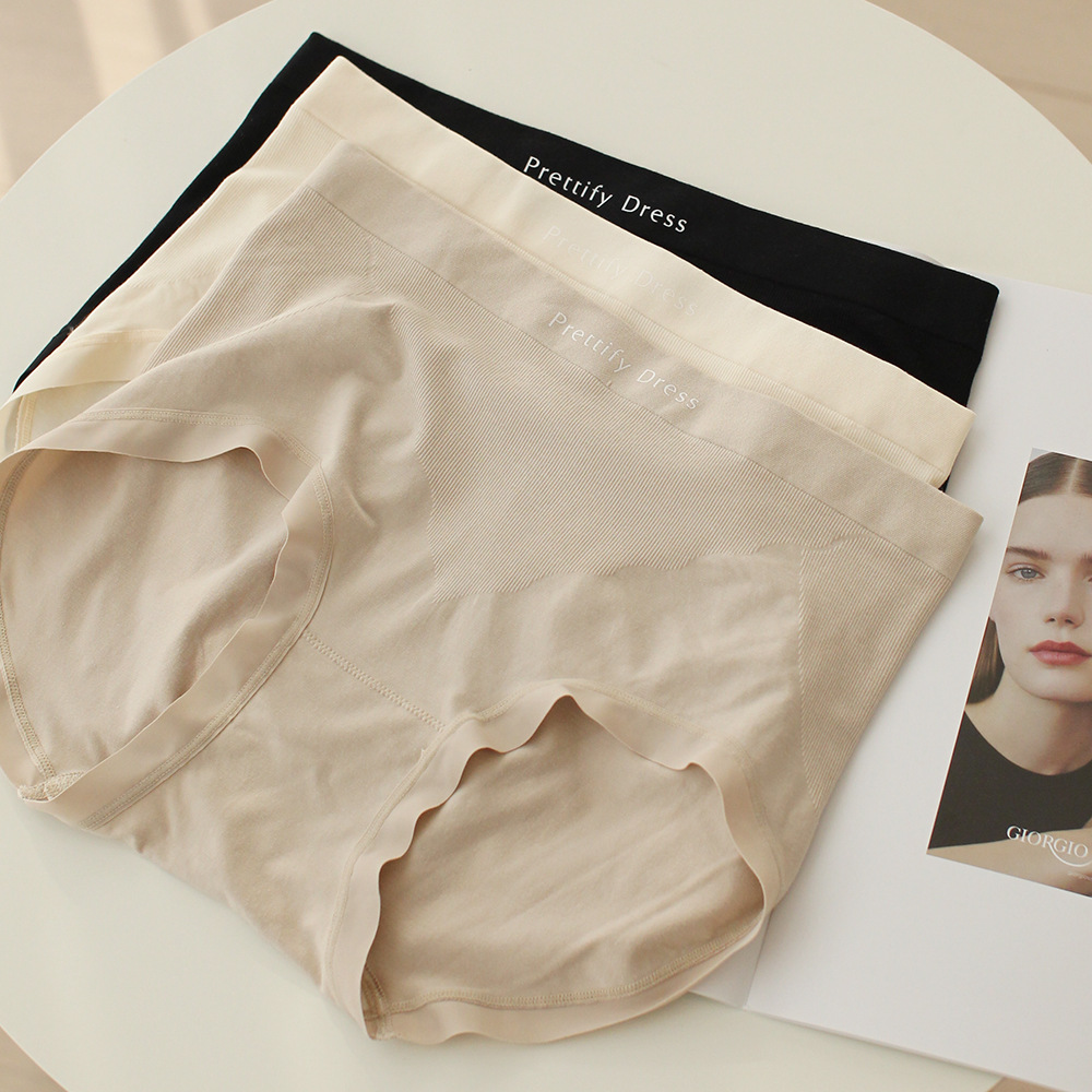 W1069 letters European and American high-grade soft, delicate, smooth, lace-free sewing comfortable women's briefs short