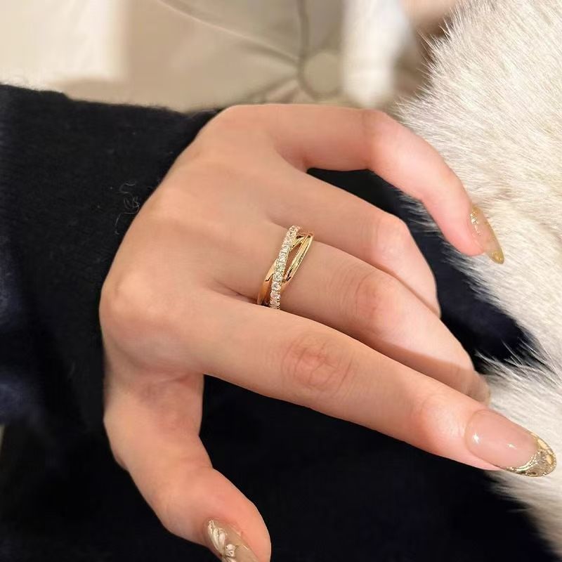 Dreireihiger Designer Ring Mit Funkelnden Mikro-einlagen_voghion.com