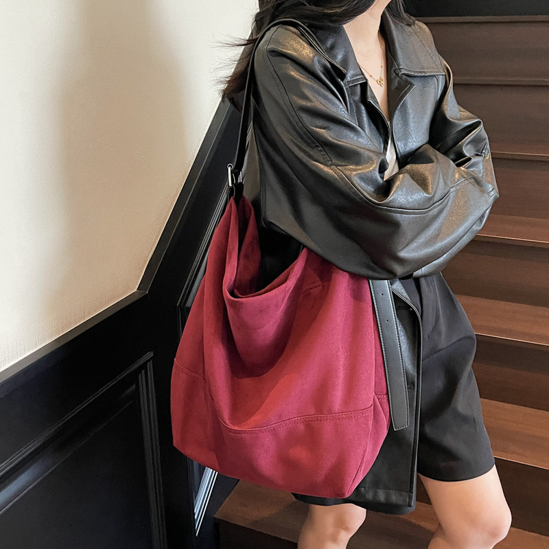 韩版大容量休闲托特包包女2025新款小众慵懒风百搭通勤单肩水桶包|undefined