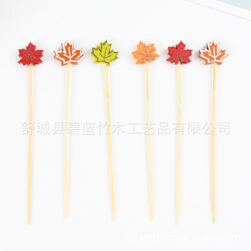 Mayorista palo de fruta de arce palo de bambú creativo pastel de decoración horquilla de fruta fabricante de palo de fruta creativo
