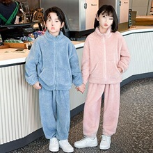 ɺ���q�Ҿӷ����b�ٴ��⴩�ɼ�����ͯ�ӽq�Ӻ�ͯŮͯ�ﶬ���I