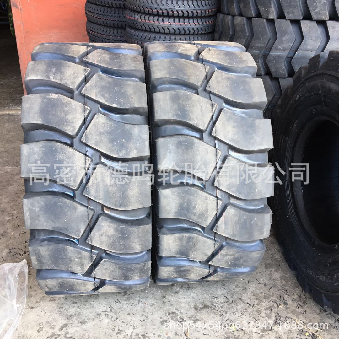 Suministro de fábrica cargador neumático 15/70-18 maquinaria de construcción neumático