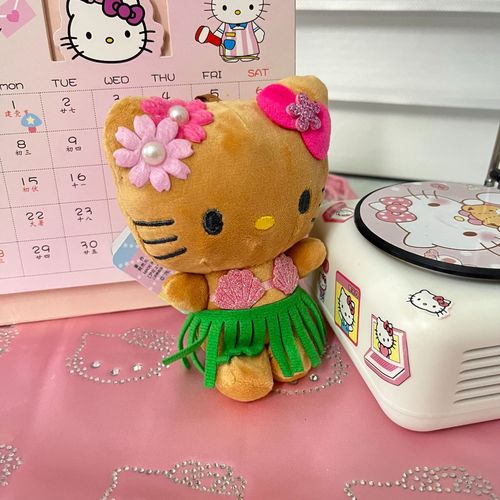 Cartoon internet celebrity KT series grass skirt KT keychain pendant doll girl backpack jewelry small doll wholesale