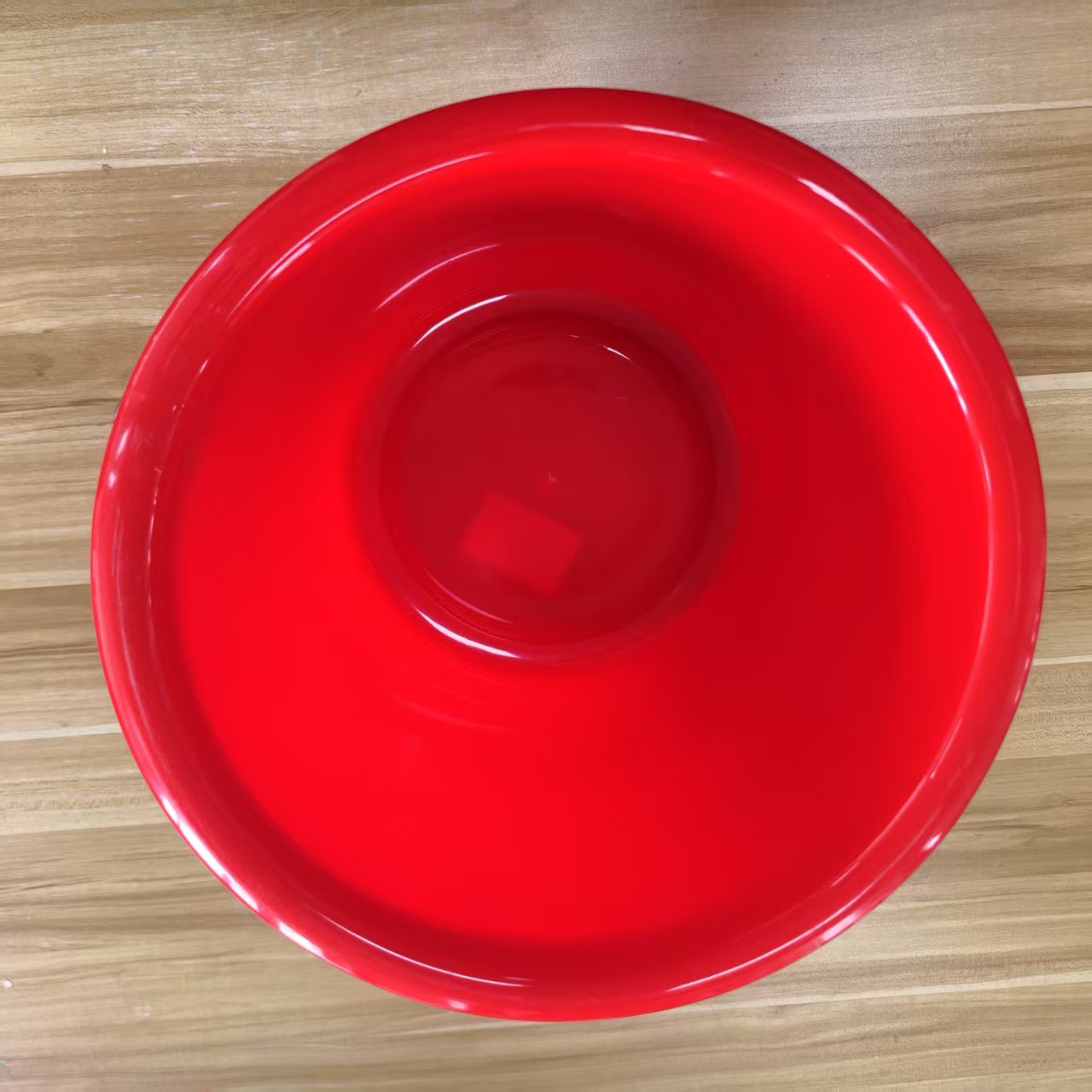 Cubo de plástico rojo de color sólido para el hogar, cubo portátil para el hogar, cubo redondo engrosado, cubo de lavandería para dormitorio estudiantil, venta al por mayor. image 6