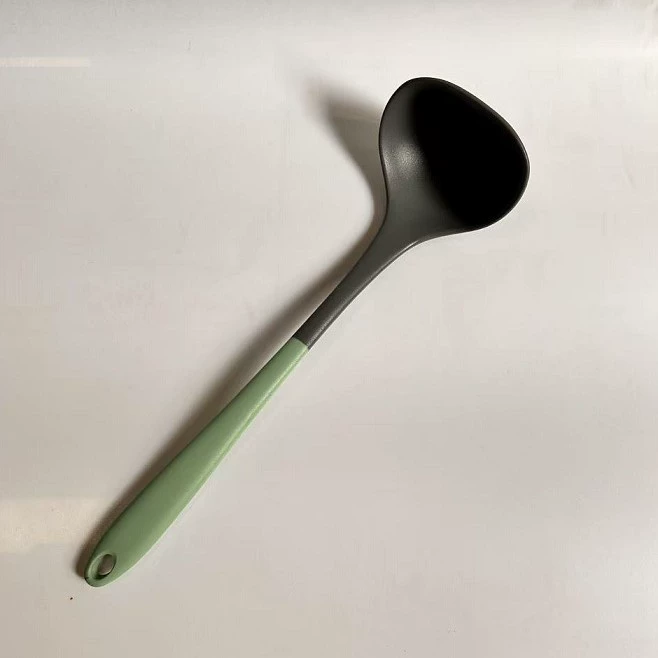 High temperature resistant silicon spatula household silicone kitchenware kitchen four-piece set spatula soup spoon cooking spatula silicone spatula