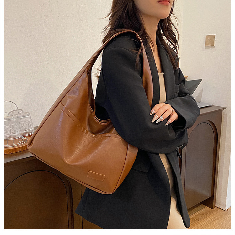 Large-capacity female 2024 new autumn and winter soft leather bucket bag, commuter tote bag, college student class single-shoulder bag undefined