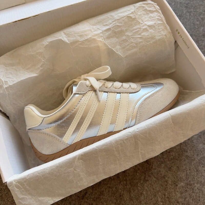 Silver retro German training shoes for women, 2026 new versatile chic Korean-style thin-soled sneakers, casual silver shoes Silver retro German training shoes for women, 2026 new versatile chic Korean-style thin-soled sneakers, casual silver shoes
