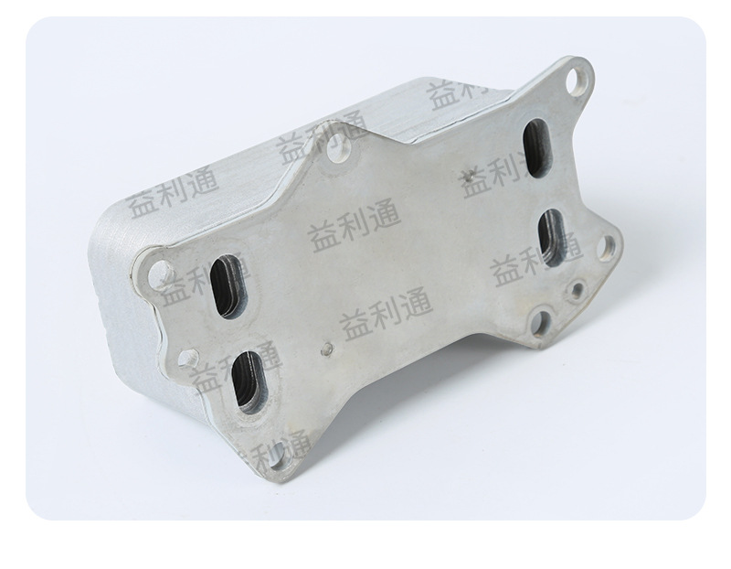 Manufacturer's engine oil cooler 69105583AF is suitable for Chrysler engine radiator oil cooler