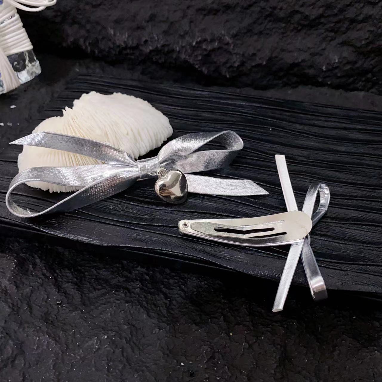 Sweet Cool Love Heart Pendant Silver Leather Bow Hairpin Women's 2023 New Back of Head Side Hair Accessories