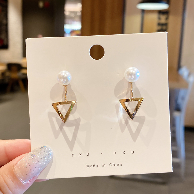 Pendientes transfronterizos, pendientes de metal de alta calidad, pendientes de 2025 nuevos pernos de moda, temperamento ligero y lujoso, pendientes de atmósfera