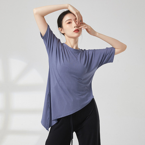 Modern dance practice uniform for women, loose short-sleeve white T-shirt design style, for art exam performance