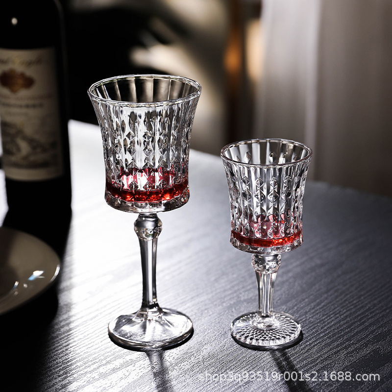 Nicho Zhongins flor en relieve francés tazas de champagne tazas de vino femenino de alto valor retrógrado tazas de vidrio europeas