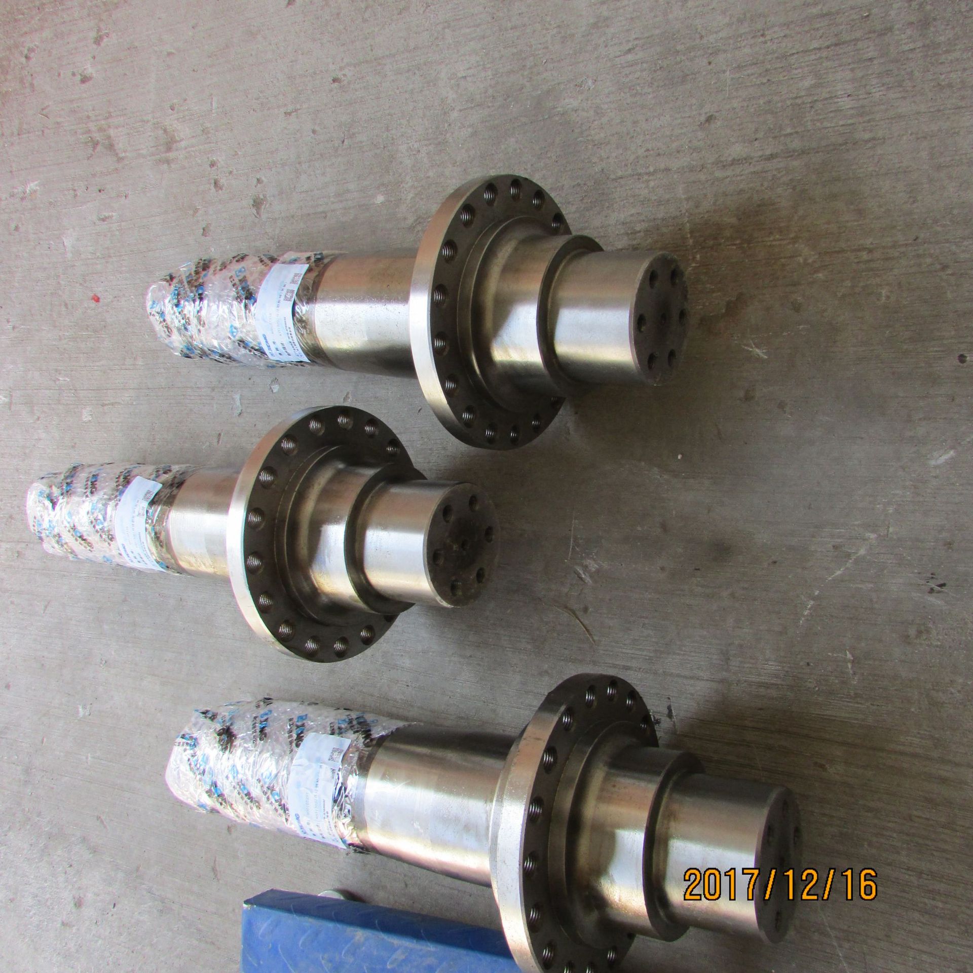 供应徐工平地机桥配件800107316--83513201双排链轮轴(美驰)