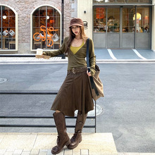 带胸垫撞色吊带背心长袖T恤女秋季穿搭套装格纹拼接半身裙三件套